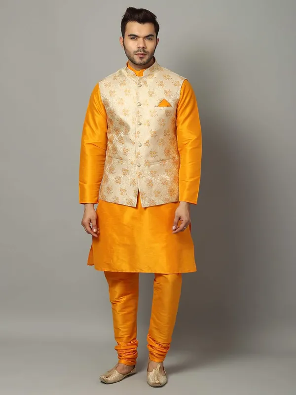 Men's_Silk_Blend_Regular_Kurta_Churidar_Pyjama_with_Bundi_Nehru_Jacket/Waistcoat