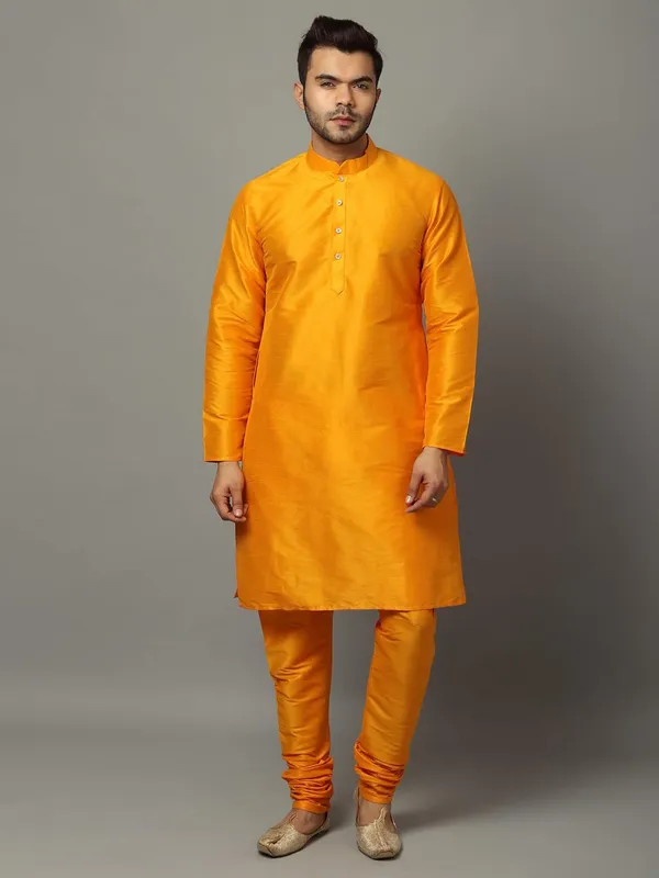 Men's_Silk_Blend_Regular_Kurta_Churidar_Pyjama_with_Bundi_Nehru_Jacket/Waistcoat