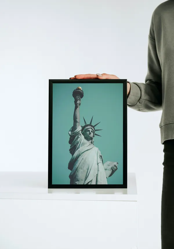 Black_Framed_Statue_Of_Liberty_Fibre_Art_|_For_Home_&_Office_Decor