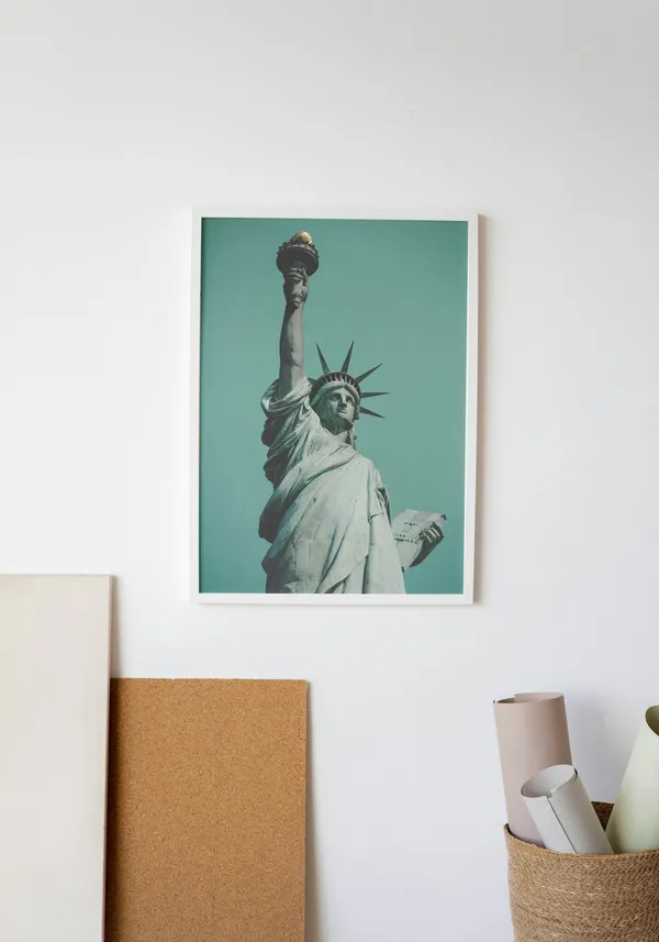 White_Framed_Statue_Of_Liberty_Fibre_Art_|_For_Home_&_Office_Decor