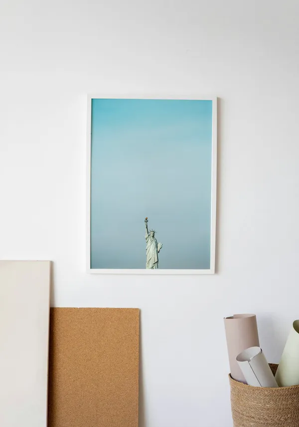 White_Framed_Statue_Of_Liberty_Fibre_Art_|_For_Home_&_Office_Decor