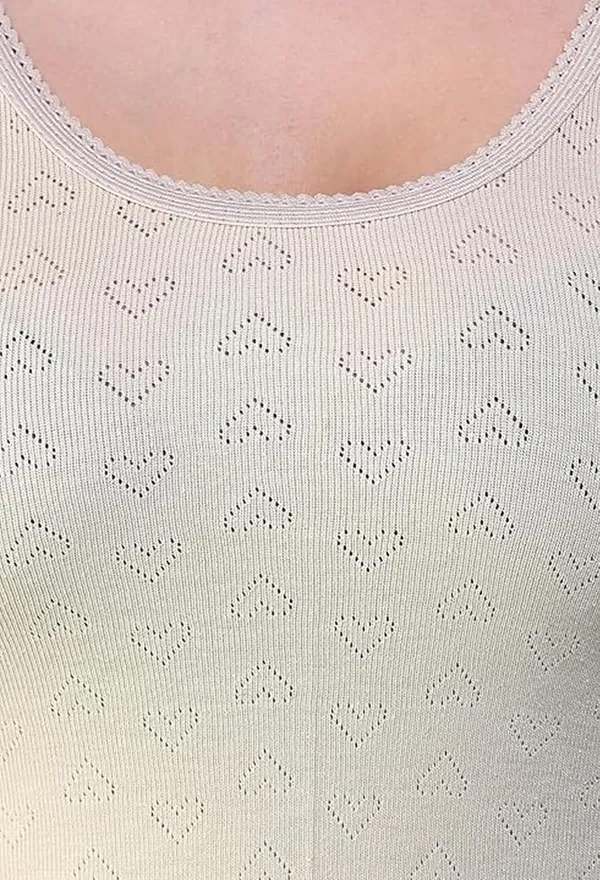 Women's_3/4th_Length_Sleeves_Thermal_Top_For_Winter_Warmth_Heat_Retaining_Fabric_Ideal_Foraying_Lightweight_And_Comfortable_Fit_Cold_Weather_Protection