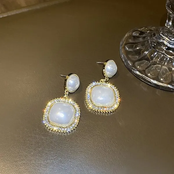 Antique_White_Rectangle_Stud_Earring_For_Women_|_Gold_Plated_Stylish_Crystal_Drop_Earrings