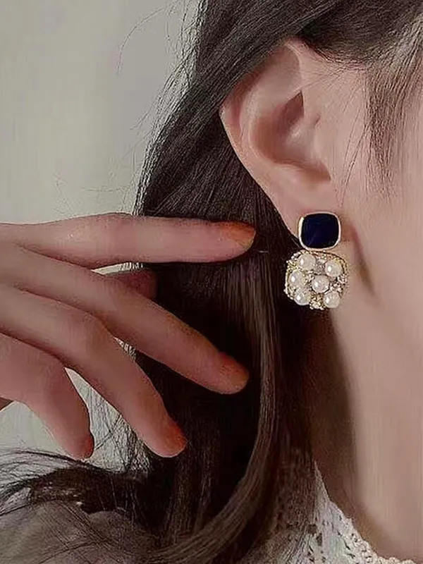 Black_and_Gold_Pearl_Drop_Earrings_For_Women__|_Gold_Plated_White_Pearls_Earrings