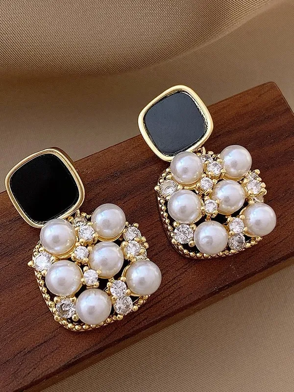 Black_and_Gold_Pearl_Drop_Earrings_For_Women__|_Gold_Plated_White_Pearls_Earrings