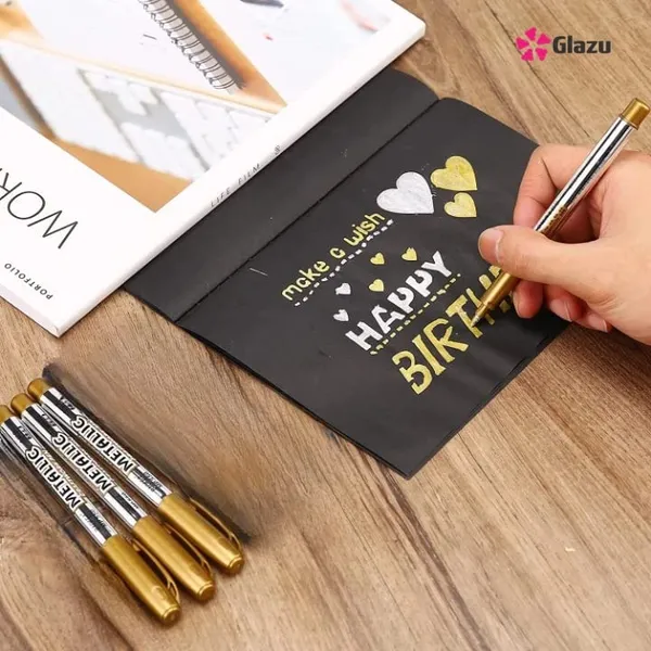 Gold_Marker_Metallic,_Fine_Point_Permanent_Metallic_For_Adult_Coloring_Paper,_Scrapbook,_Artist_Illustration,_Crafts,_Card_Making,_Fabric,_Diy_Photo_Album_(Pack_Of_3_Pens)