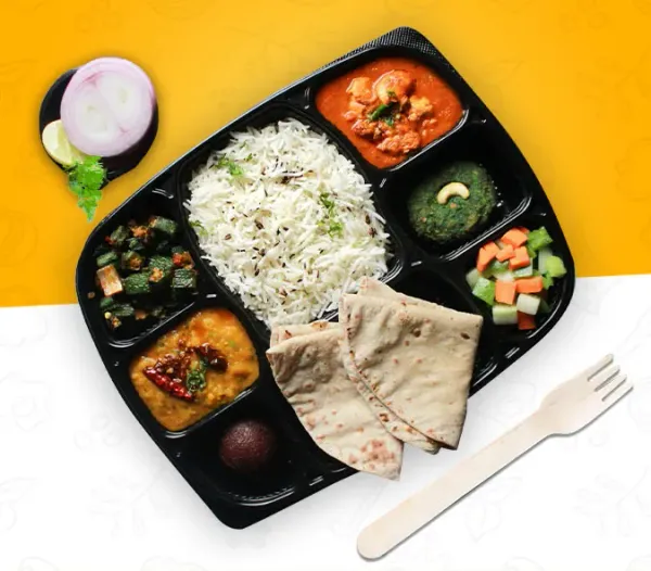 Black_8_Compartment_Meal_Tray_(50)_Packaging_Supplies