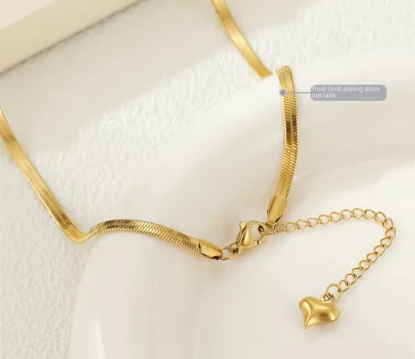 Sparkeling_Gold_Plated_Stone_Embedded_Statement_Necklace_For_Women_&_Girls