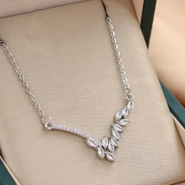Delicate_Leaf_Silver_Plated_Stone_Embedded_Necklace_For_Women_&_Girls