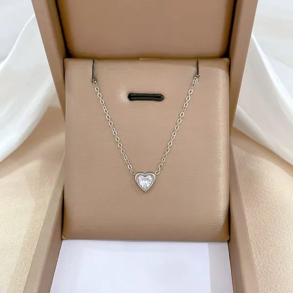 Silver_heart_shap_chain