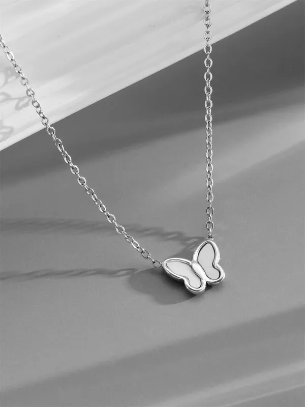 White_shell_plated_butterfly_pendant_necklace