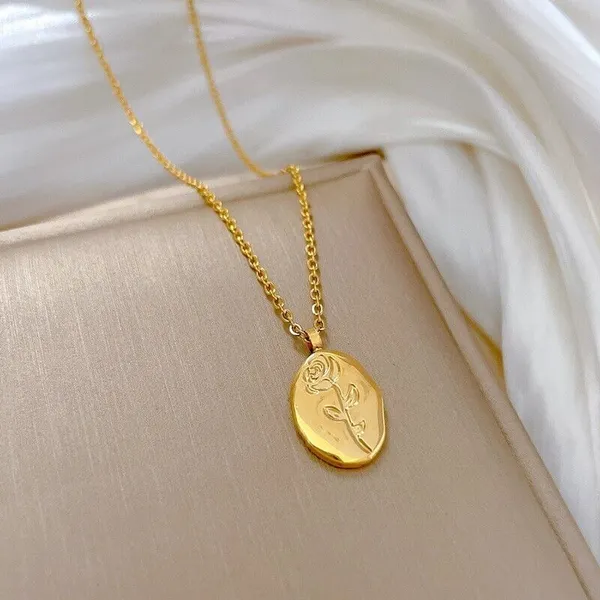 Gold_plated_rose_flower_necklace