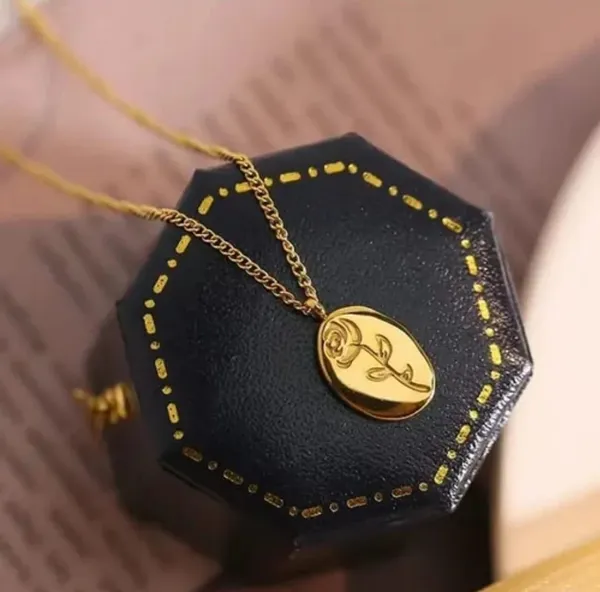 Gold_plated_rose_flower_necklace