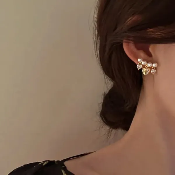 Shiny_Love_Heart_Pearl_Earring