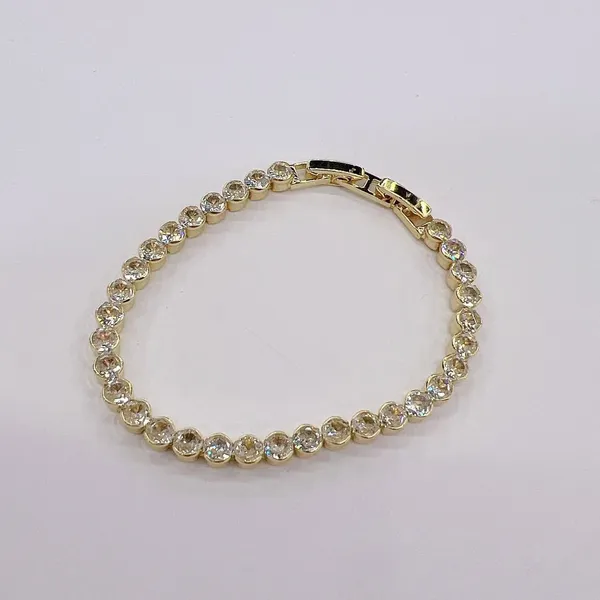 Round_Gold_Plated_Stone_Embedded_Premium_Bracelet_For_Women