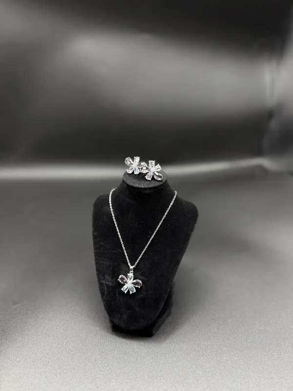 Maroon_&_White_Stone_Embedded_Flower_Shape_Pendant_With_Chain_And_Matching_Studs_For_Women_&_Girls