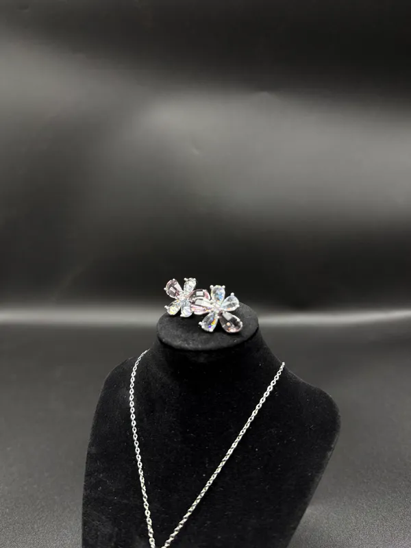 Maroon_&_White_Stone_Embedded_Flower_Shape_Pendant_With_Chain_And_Matching_Studs_For_Women_&_Girls