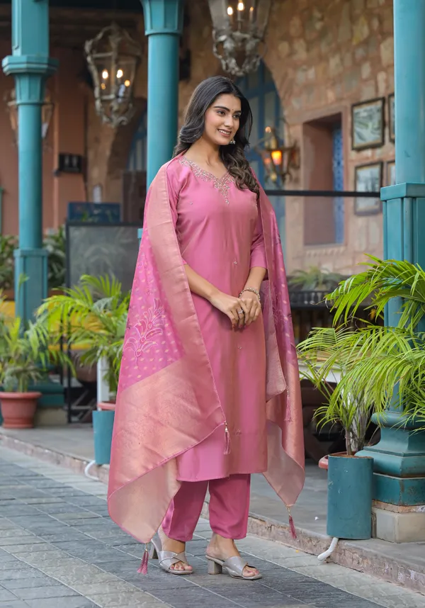 Peach_Shimmer_Silk_Solid_Kurta_Set_For_Women