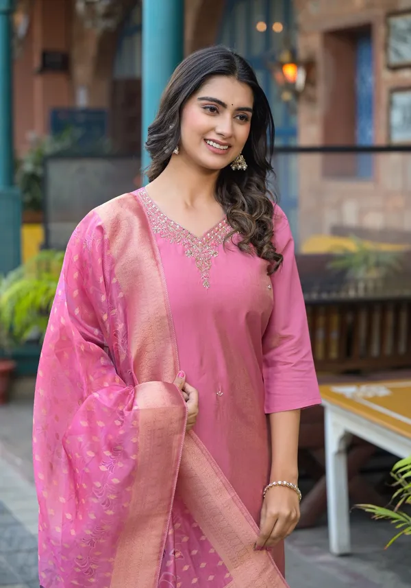 Peach_Shimmer_Silk_Solid_Kurta_Set_For_Women