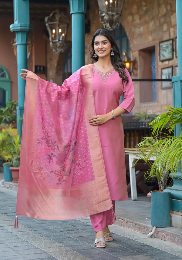 Peach_Shimmer_Silk_Solid_Kurta_Set_For_Women