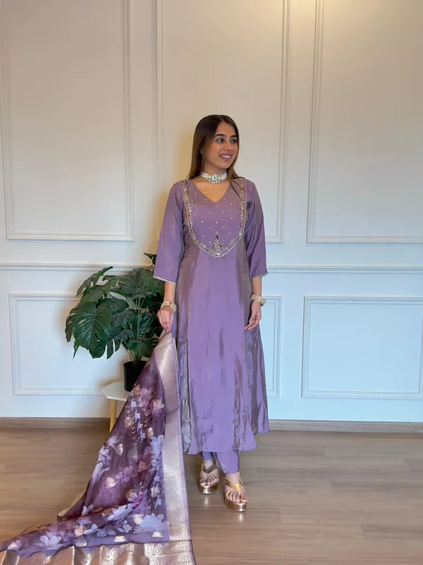Blue_Roman_Shimmer_Silk_Solid_Kurta_Set_For_Women