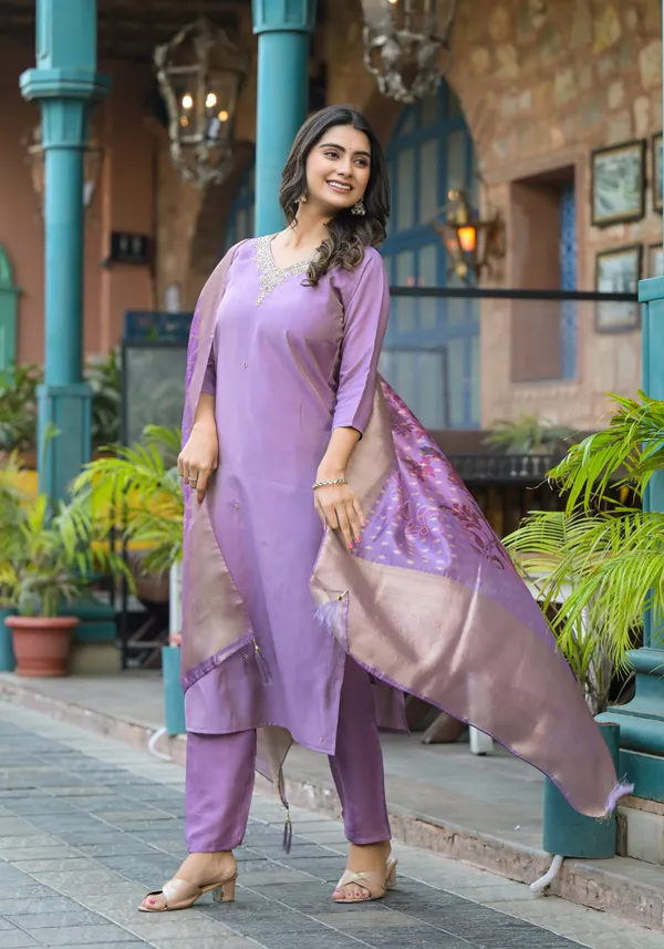 Wine_Shimmer_Silk_Solid_Kurta_Set_For_Women
