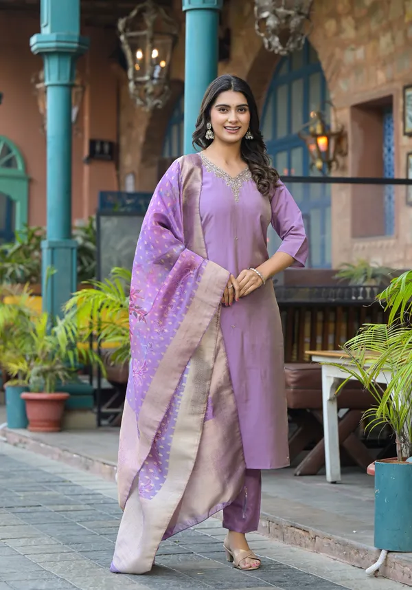 Wine_Shimmer_Silk_Solid_Kurta_Set_For_Women