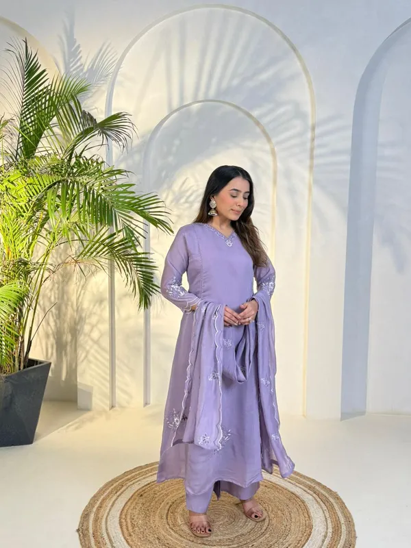 Pure_Mul_Chanderi_3_Piece_Kurta_Pant_Dupaata_Set