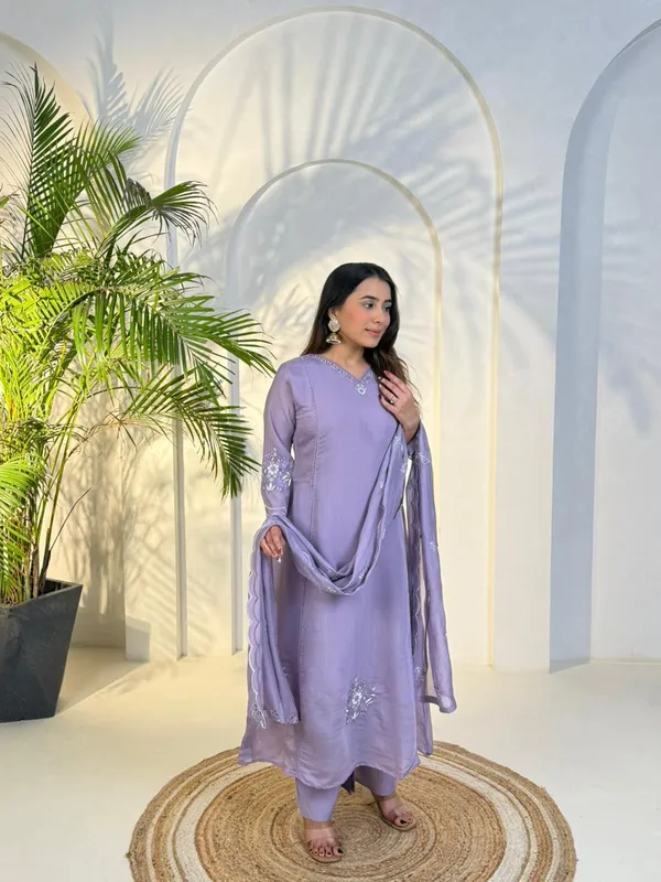 Pure_Mul_Chanderi_3_Piece_Kurta_Pant_Dupaata_Set