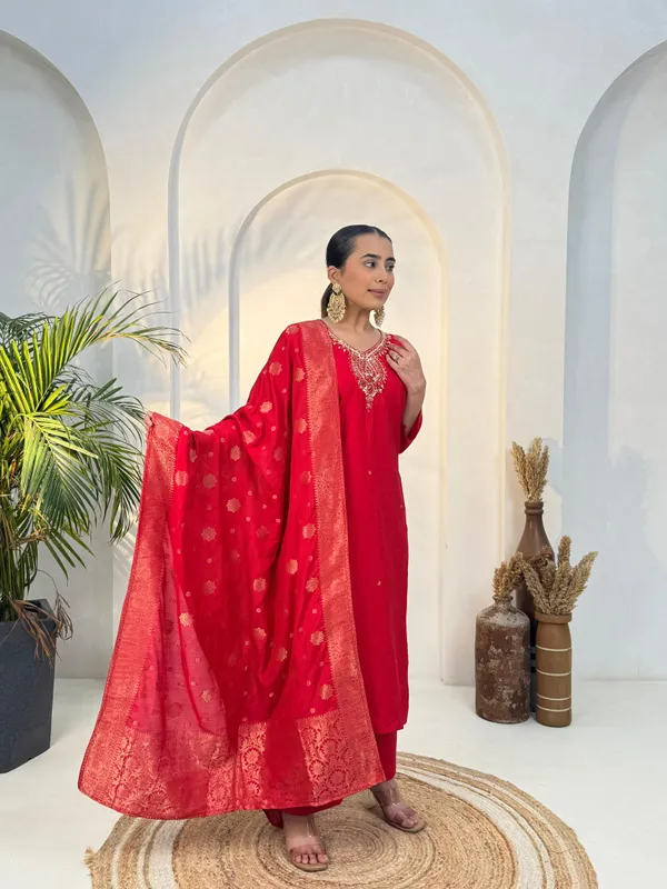 Roman_Silk_And_Banarasi_Dupatta_3_Piece_Kurta_Pant_Dupaata_Set