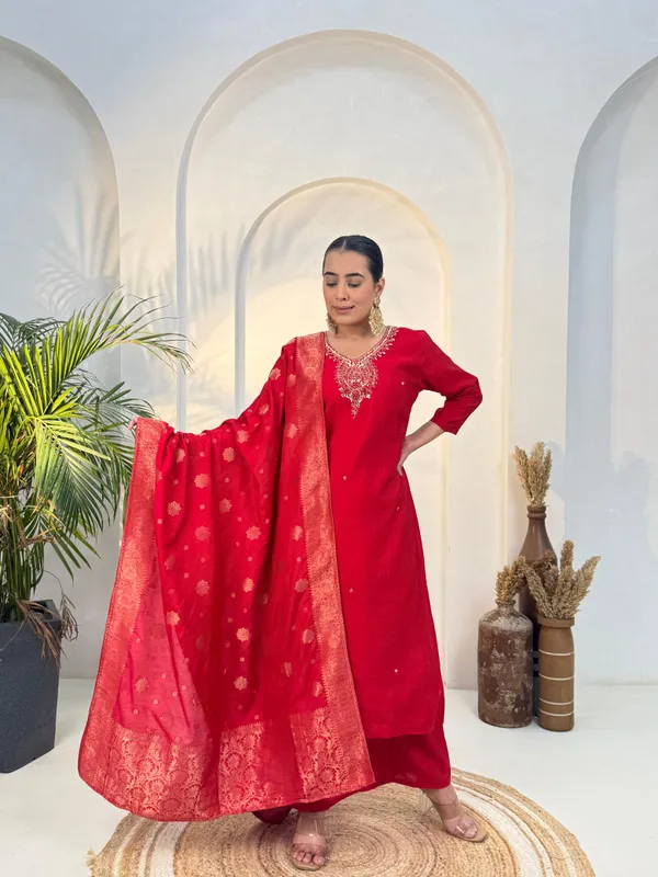 Roman_Silk_And_Banarasi_Dupatta_3_Piece_Kurta_Pant_Dupaata_Set