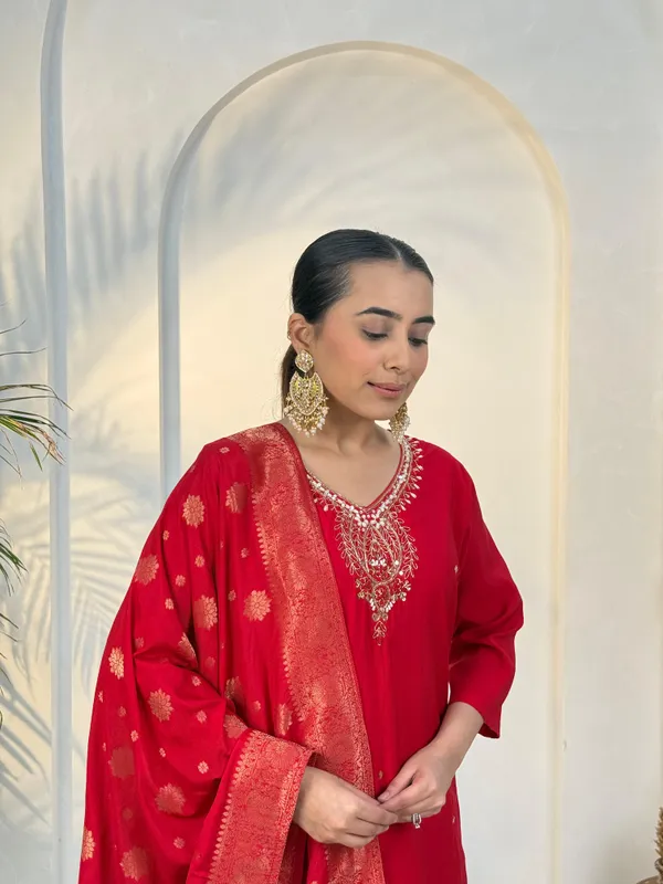 Roman_Silk_And_Banarasi_Dupatta_3_Piece_Kurta_Pant_Dupaata_Set