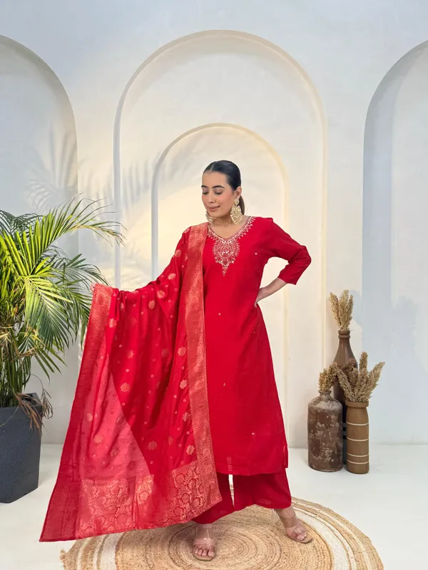 Roman_Silk_And_Banarasi_Dupatta_3_Piece_Kurta_Pant_Dupaata_Set