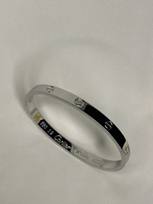 Round_Shape_18_K_Silver__Plated__Stone_Embedded_Stainless_Steel_Real_Gold_Finishing