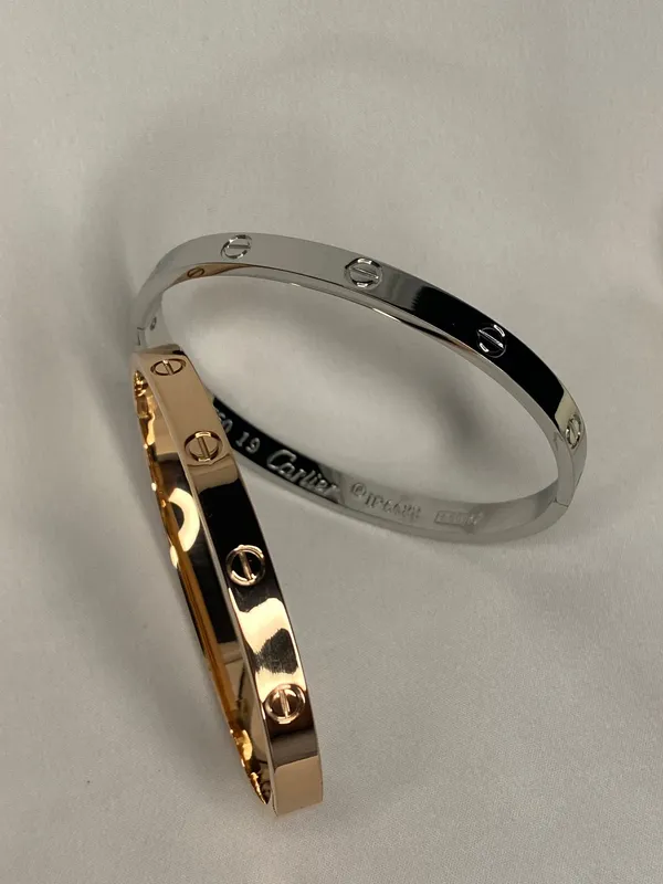Round_Shape_18_K_Silver__Plated__Stone_Embedded_Stainless_Steel_Real_Gold_Finishing