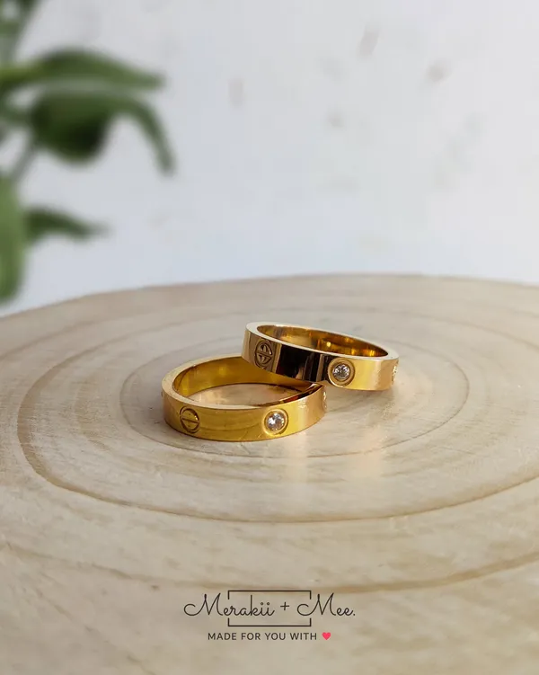 Round_Shape_18_K_Gold_Plated__Stone_Embedded_Stainless_Steel_Real_Gold_Finishing