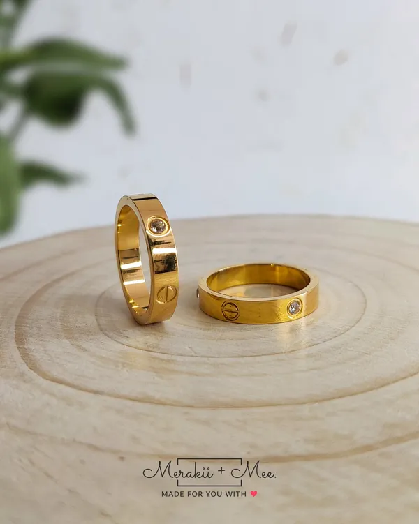 Round_Shape_18_K_Gold_Plated__Stone_Embedded_Stainless_Steel_Real_Gold_Finishing