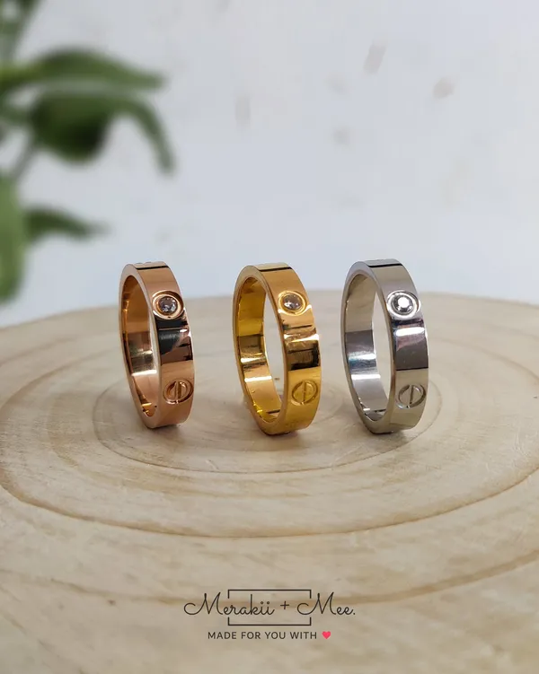 Round_Shape_18_K_Gold_Plated__Stone_Embedded_Stainless_Steel_Real_Gold_Finishing