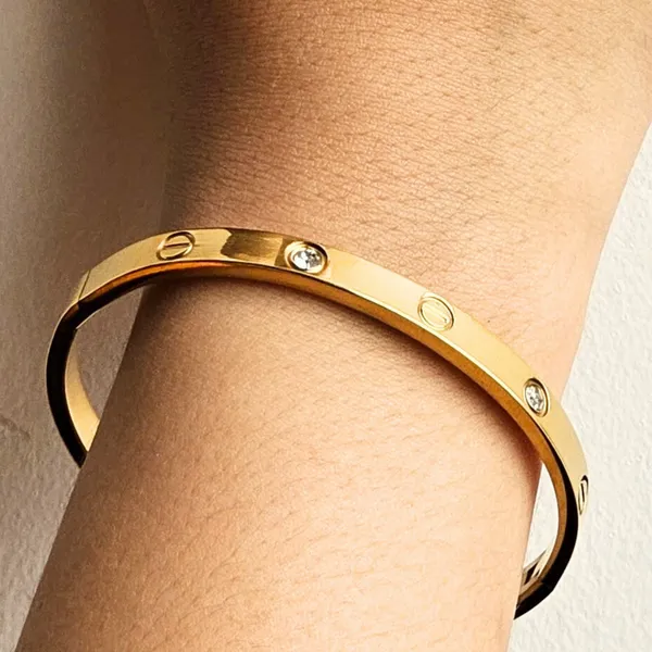 Round_Shape_18_K_Gold_Plated__Stone_Embedded_Stainless_Steel_Real_Gold_Finishing