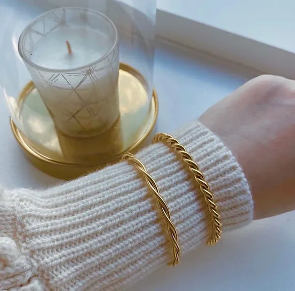 Rope_Design_18_K_Gold_Plated__Stone_Embedded_Stainless_Steel_Real_Gold_Finishing