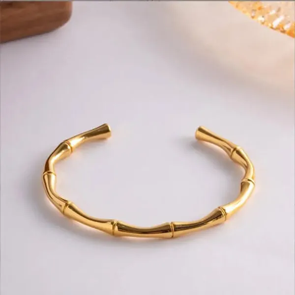 Round_Shape_18_K_Gold_Plated__Stone_Embedded_Stainless_Steel_Real_Gold_Finishing