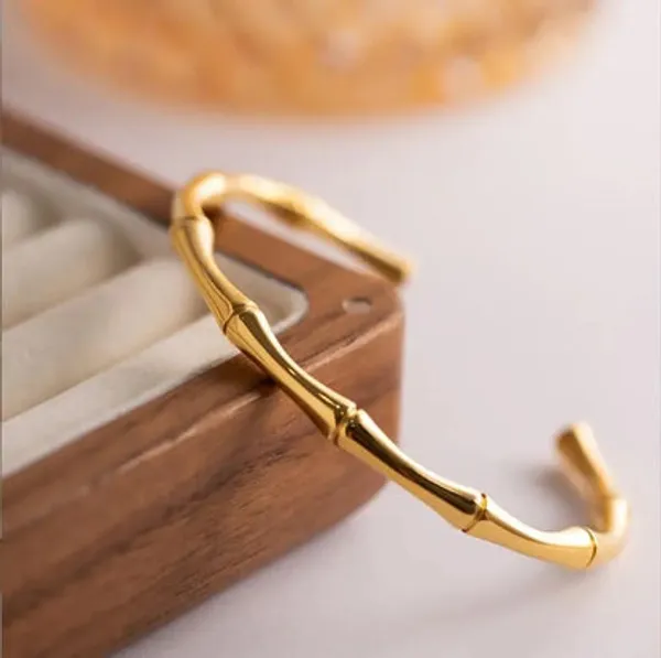 Round_Shape_18_K_Gold_Plated__Stone_Embedded_Stainless_Steel_Real_Gold_Finishing