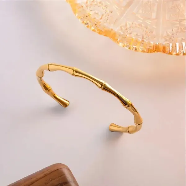 Round_Shape_18_K_Gold_Plated__Stone_Embedded_Stainless_Steel_Real_Gold_Finishing