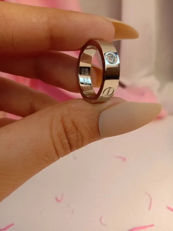 Round_Shape_18_K_Silver_Plated__Stone_Embedded_Stainless_Steel_Real_Gold_Finishing