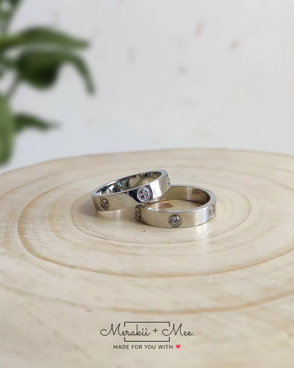Round_Shape_18_K_Silver_Plated__Stone_Embedded_Stainless_Steel_Real_Gold_Finishing