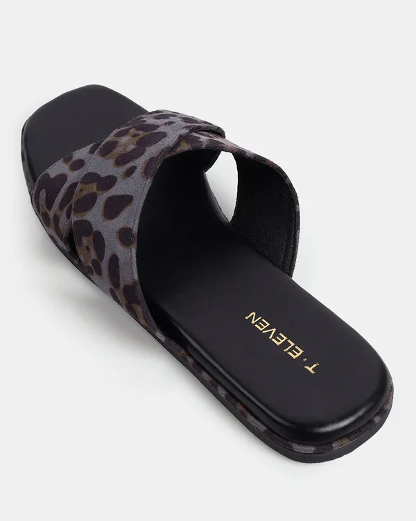 Women_Leopard_Print_Cross-Strap_Flat_Sandals_with_Padded_Footbed_(TRFLT156)