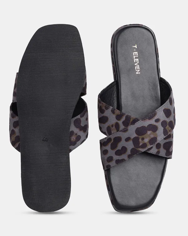 Women_Leopard_Print_Cross-Strap_Flat_Sandals_with_Padded_Footbed_(TRFLT156)