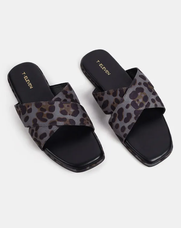 Women_Leopard_Print_Cross-Strap_Flat_Sandals_with_Padded_Footbed_(TRFLT156)