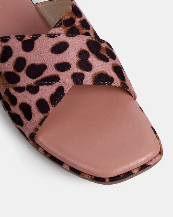 Women_Leopard_Print_Cross-Strap_Flat_Sandals_with_Padded_Footbed
