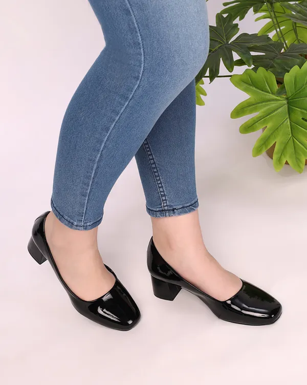 Women_Black_Patent_Leather_Block-Heeled_Pumps_with_Square_Toe